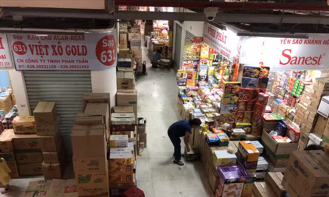 Chợ sỉ Bình Tây (Q.6) vắng hoe khách dù đang vào mùa cao điểm tết 