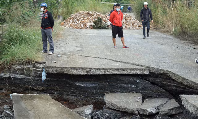 Cận cảnh khu vực sụt lún ở huyện Thủy Nguyên, thành phố Hải Phòng 
