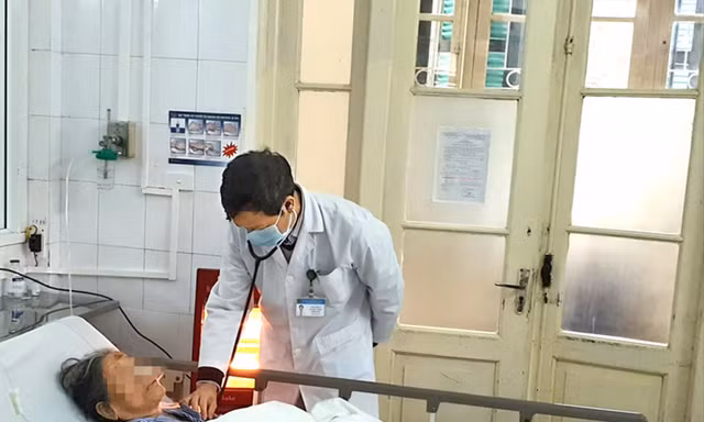 Chăm sóc bệnh nhân cao tuổi tại Bệnh viện Phổi T.Ư