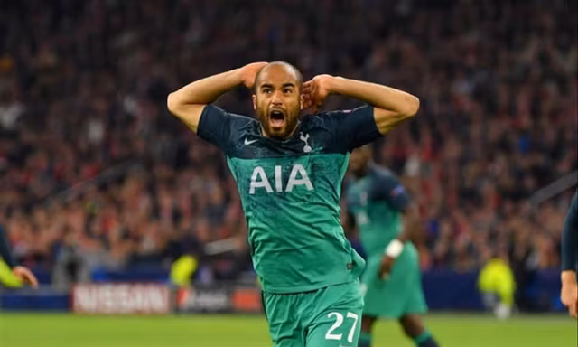 Người hùng Lucas Moura viết lên trang sử mới cho Tottenham