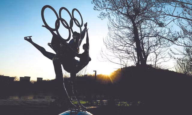 Khó khăn bủa vây Olympic Bắc Kinh 2022