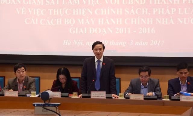 Chủ nhiệm Ủy ban Pháp luật của Quốc Hội Nguyễn Khắc Định phát biểu tại buổi làm việc