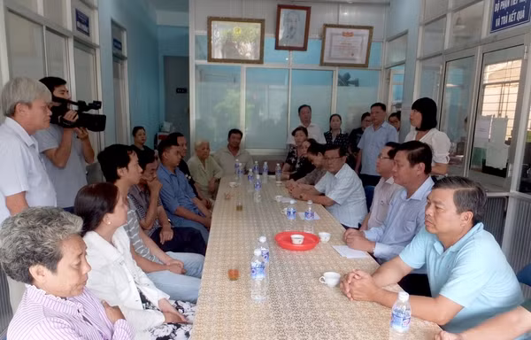Hỗ trợ khẩn cấp cho người dân vụ cháy 8 căn nhà ở Tiền Giang