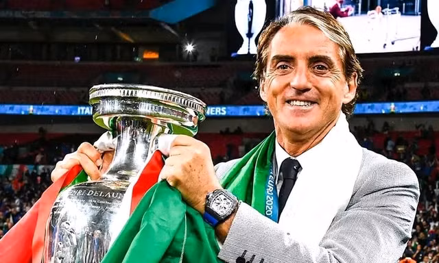 Roberto Mancini trở thành HLV Saudi Arabia với mức lương kỷ lục thế giới