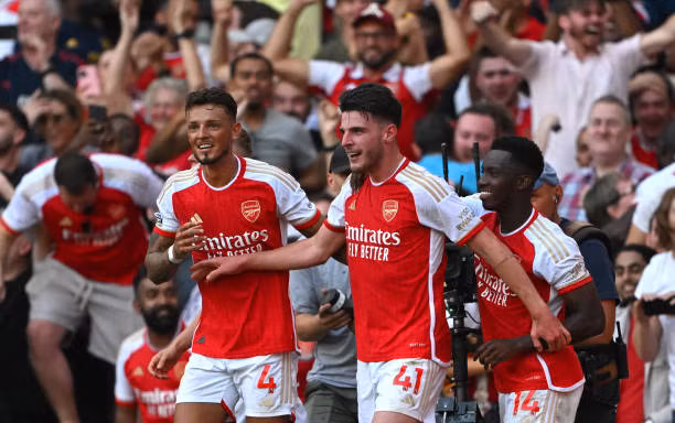 Arsenal đánh bại MU bằng 3 tuyệt phẩm