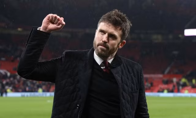 Vì sao Michael Carrick rời MU ngay sau trận thắng Arsenal?