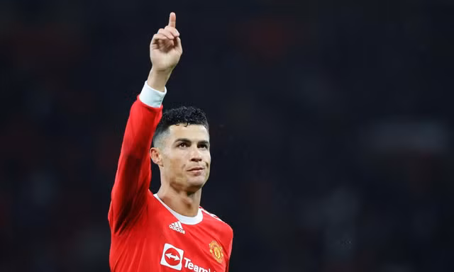 Ronaldo giải hạn, MU tìm lại niềm vui chiến thắng