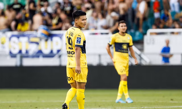 Nguyễn Quang Hải bị Pau FC gạch tên trong trận đấu ‘sinh tử’ ở Ligue 2