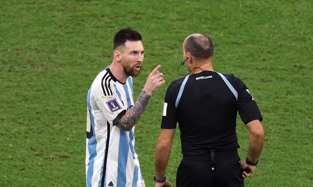 Hưởng phạt đền tranh cãi, Messi vẫn chỉ trích trọng tài thậm tệ