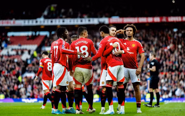 Zirkzee lập cú đúp, MU thắng dễ Everton