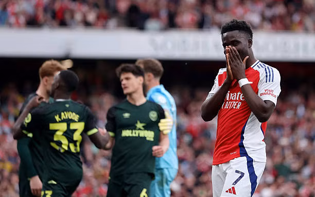 Hòa Brentford, Arsenal cạn hy vọng vô địch Ngoại hạng Anh