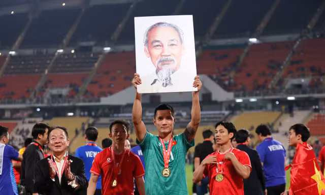 Nguyễn Đình Triệu từng bỏ dở bóng đá, nằm mơ cũng không dám nghĩ đến vô địch ASEAN Cup 2024