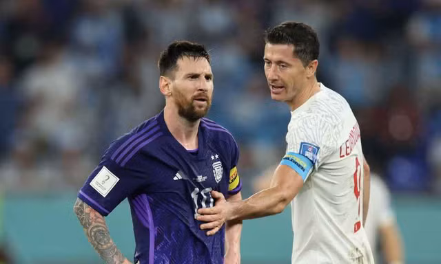 Lewandowski thừa nhận muốn thi đấu cùng Messi