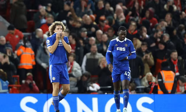 Sao Leicester City đá phản lưới nhà 2 lần liên tiếp trước Liverpool