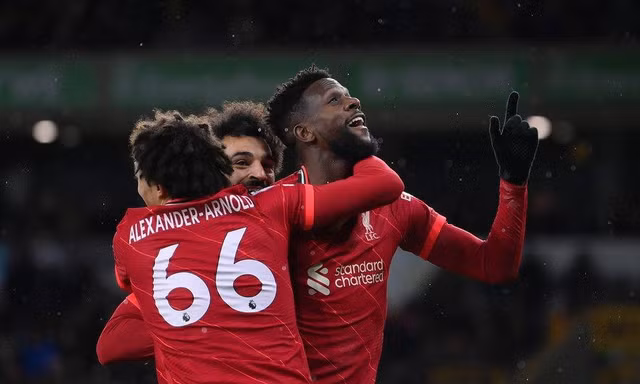 Divock Origi ghi bàn phút chót, Liverpool vượt mặt Chelsea