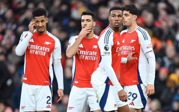 Arsenal mất điểm trước Everton, lỡ cơ hội bám đuổi Liverpool