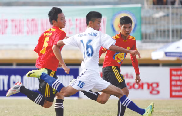 U17 vượt nắng nóng