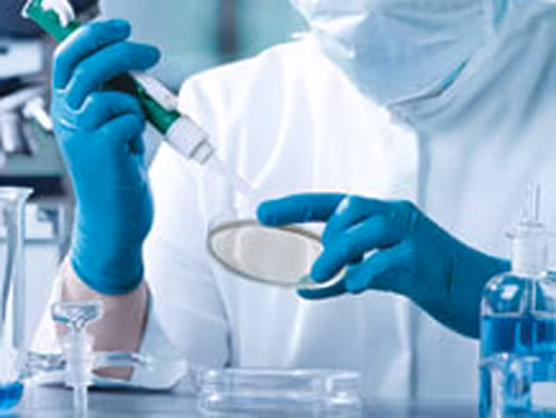 Việt Nam phối hợp sản xuất thuốc điều trị HIV/AIDS