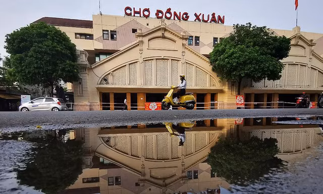 Hơn 2000 gian hàng không thiết yếu ở chợ Đồng Xuân đóng cửa