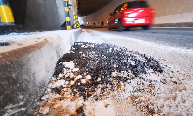 Hầm chui Kim Liên trước giờ cấm xe 30 ngày để sửa chữa