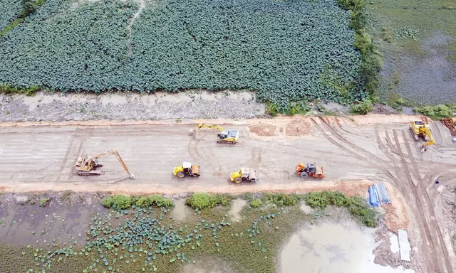 Bay trên đường Vành đai 4 vùng Thủ đô đi qua huyện Thanh Oai