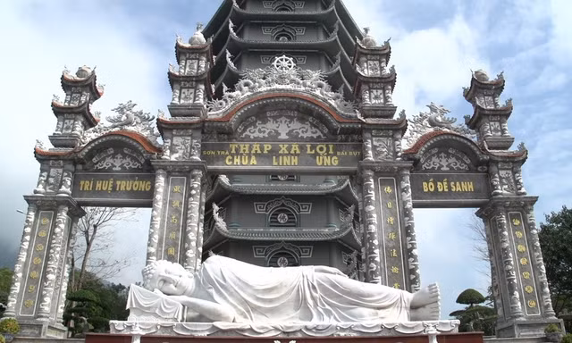 Đến thăm chốn linh thiêng giữa thiên nhiên biển trời