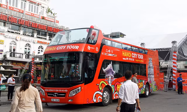 Hà Nội khai trương xe buýt 2 tầng phục vụ khách du lịch