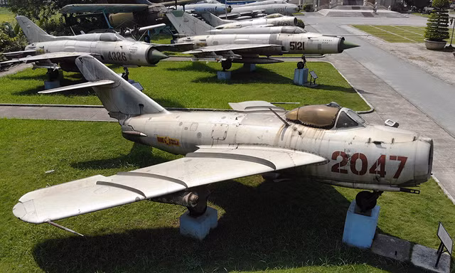 Khám phá MiG-17 - Dòng tiêm kích gắn với phi công huyền thoại Nguyễn Văn Bảy