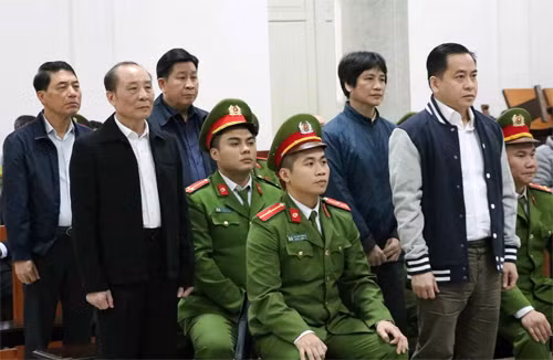 Các bị cáo tại phiên tòa. Ảnh: TTXVN.