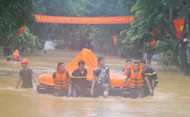 Mưa lớn khiến Thành phố Hà Giang chìm trong biển nước