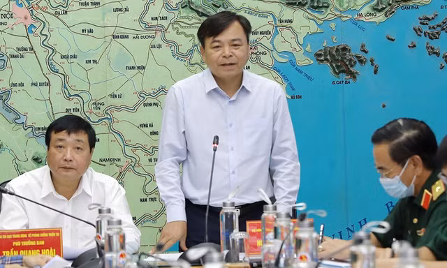 Thứ trưởng Bộ NN&PTNT Nguyễn Hoàng Hiệp lưu ý theo dõi sát diễn biến mưa lũ để vận hành thuỷ điện Sơn La