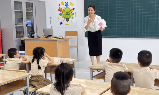 Góp ý dự thảo Luật Nhà giáo: Thu nhập của viên chức phải đảm bảo nhu cầu cuộc sống 