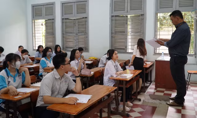 Thí sinh dự thi tốt nghiệp năm 2024 tại TPHCM. Ảnh: Nhàn Lê