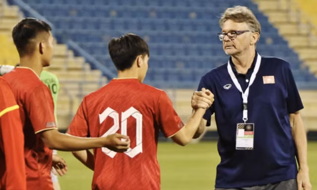 VFF đứng trước bài toàn khó chọn người thích hợp thay HLV Troussier dẫn dắt đội tuyển Việt Nam ảnh: Anh Đoàn