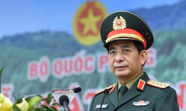 Đại tướng Phan Văn Giang: Hai phi công lái Yak-130 đã xử lý kịp thời tình huống bất trắc 