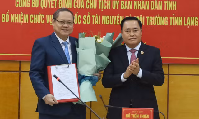 Công bố quyết định của Chủ tịch UBND tỉnh Lạng Sơn về công tác cán bộ