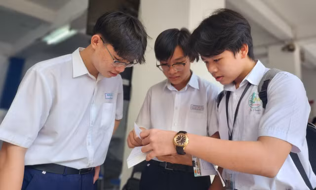 Hơn 3.800 thí sinh bắt đầu cuộc đua '1 chọi 6' vào Trường Phổ thông Năng khiếu