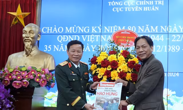 Tiền Phong luôn đồng hành cùng người lính Cụ Hồ