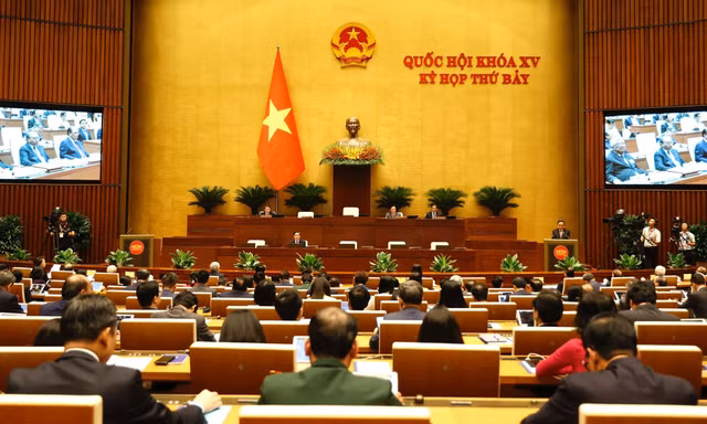 Quốc hội khai mạc trọng thể, kiện toàn chức danh lãnh đạo chủ chốt