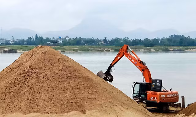 Đấu giá mỏ cát ở Quảng Nam: Khởi điểm 1,2 tỷ đồng, chốt 370 tỷ đồng 