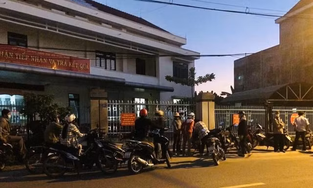 Sáu chủ tịch huyện, thị xã, thành phố bị phê bình vì chậm giải quyết thủ tục đất đai