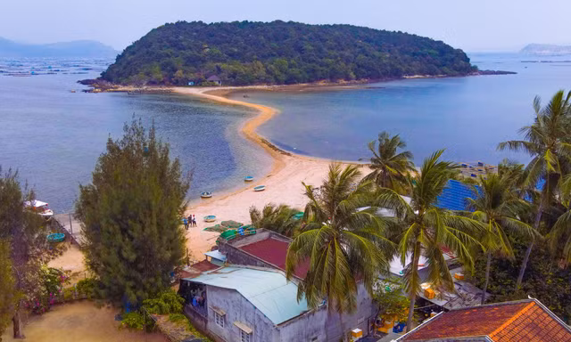 Khám phá cung đường chìm nổi theo thuỷ triều ở Phú Yên