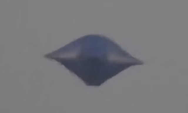 Xôn xao đoạn video 'rõ nhất từ trước đến nay về UFO'