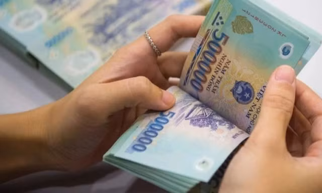 Lương, thưởng với người lao động làm việc không nghỉ lễ 30/4-1/5
