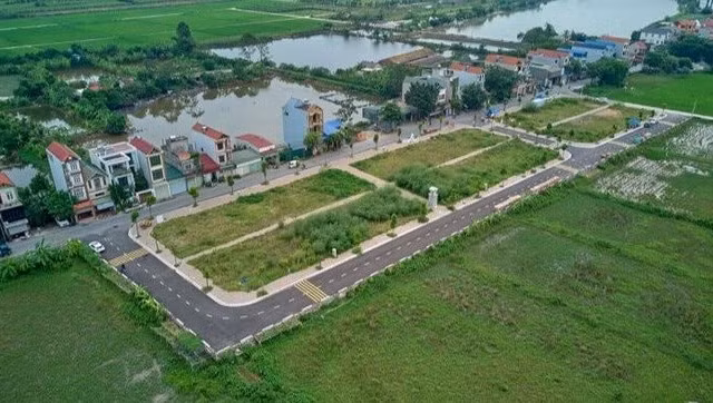 89 lô đất huyện ngoại thành Hà Nội lên 'sàn' sau bỏ cọc