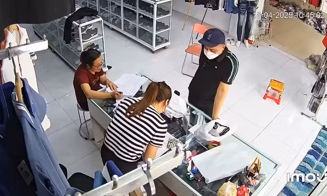 Tội phạm ma túy đặc biệt nguy hiểm vào hàng thời trang, mặc cả mua quần áo 