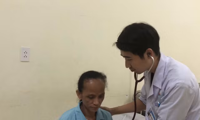 Đổ mồ hôi, hay hồi hộp…người phụ nữ ngoại quốc suýt chết vì căn bệnh này