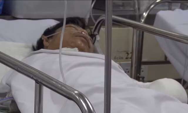 Nạn nhân kể lại giây phút kinh hoàng bị hổ cắn cụt hai tay