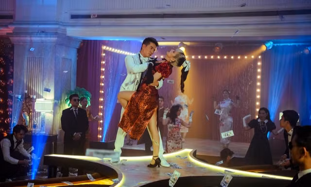 Đàm Vĩnh Hưng bất ngờ lãnh trọn cái tát từ "Lisa Việt Nam", sự thật phía sau là gì?