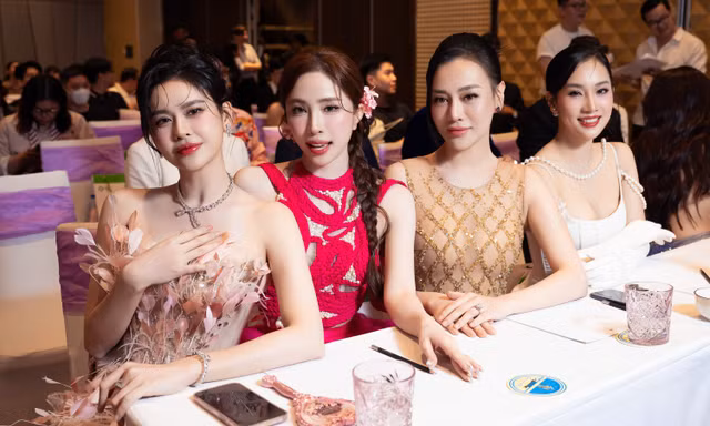 Phương Oanh gây bất ngờ khi đăng ký tham gia "Bước Nhảy Hoàn Vũ"